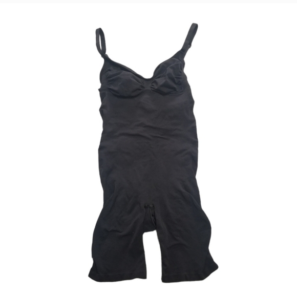 SKIMS BLACK SEAMLESS SCULPTING MID-THIGH BODYSUIT Body shaper XLarge NWOT - Picture 2 of 6